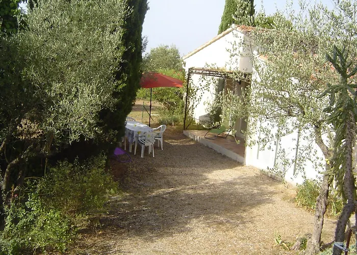 Mediterranean Garden Retreat Villa *